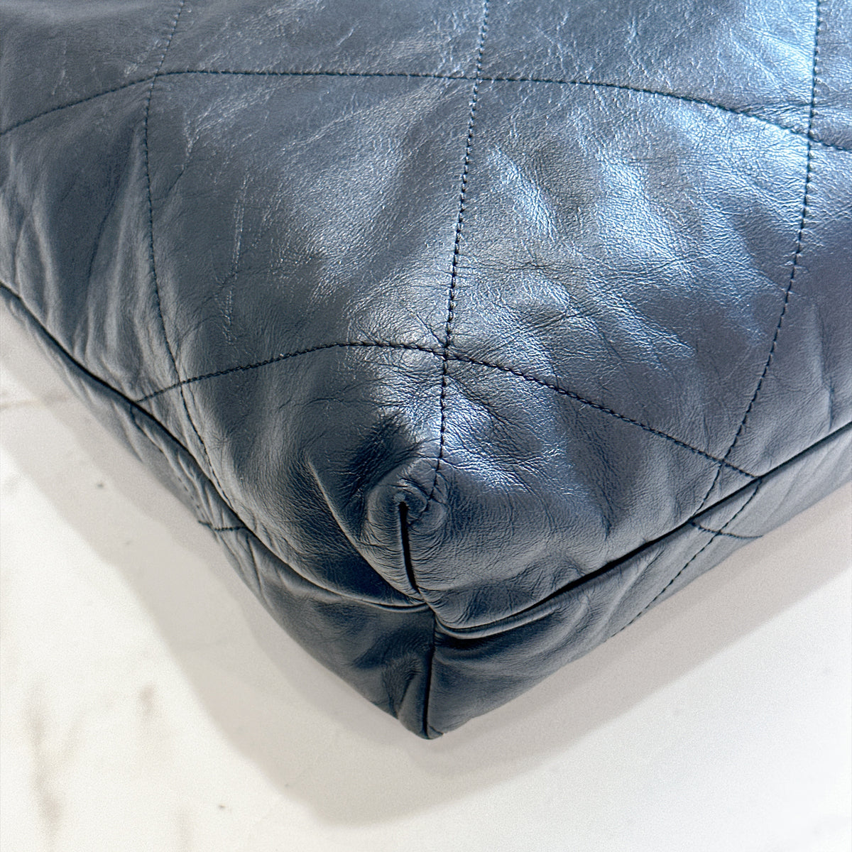 Chanel 22 Large in Black Calfskin GHW