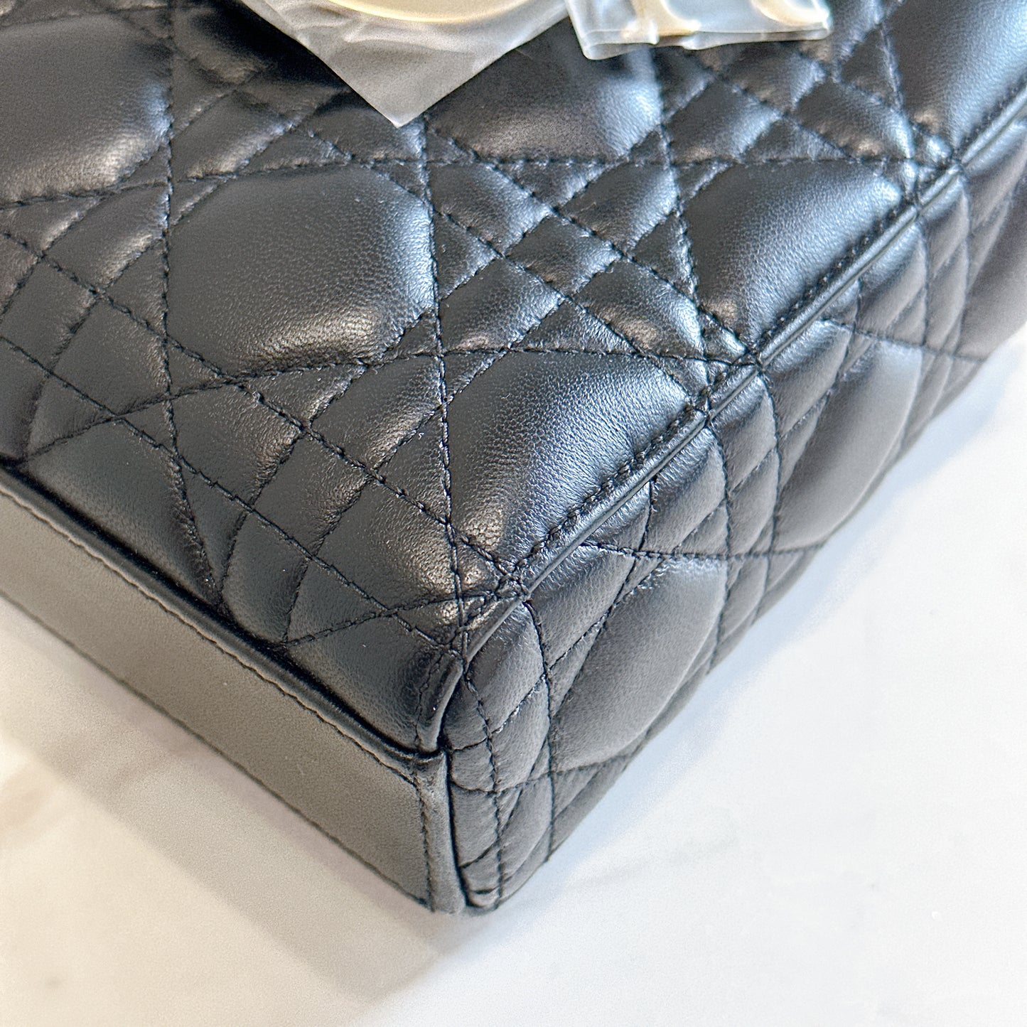 Lady D Joy Medium in Black GHW