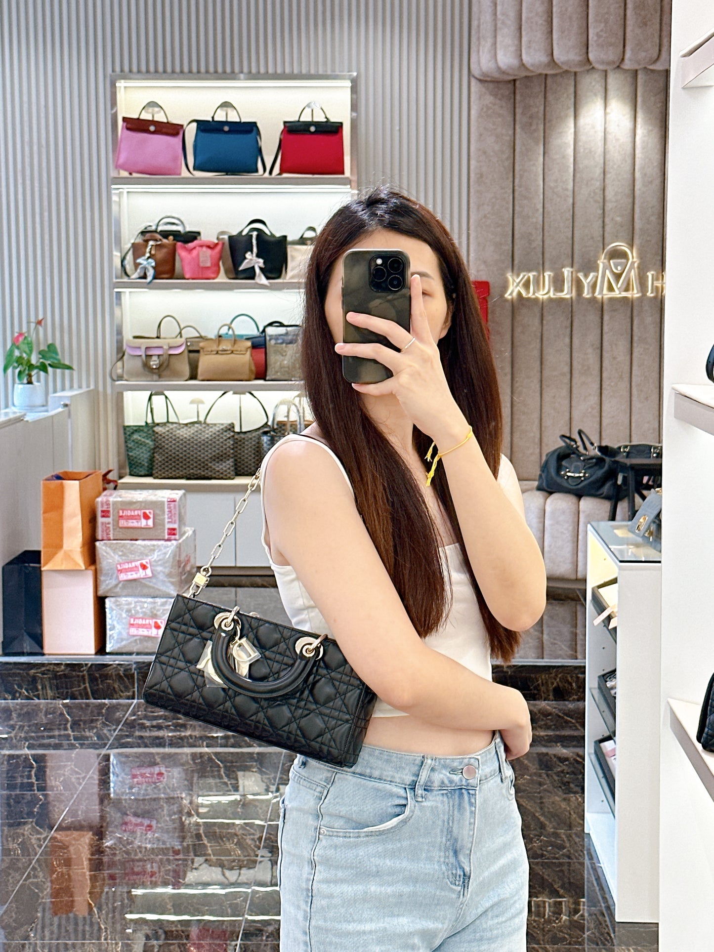 Lady D Joy Medium in Black GHW