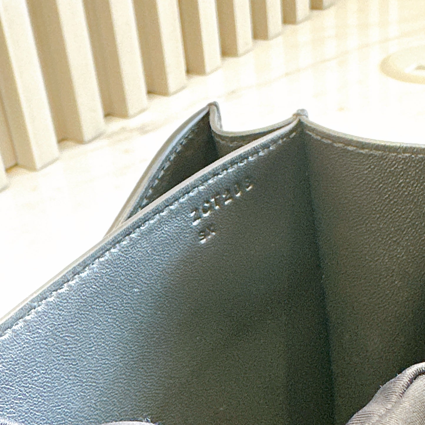 Hermes Constance 18 Epsom in Noir GHW