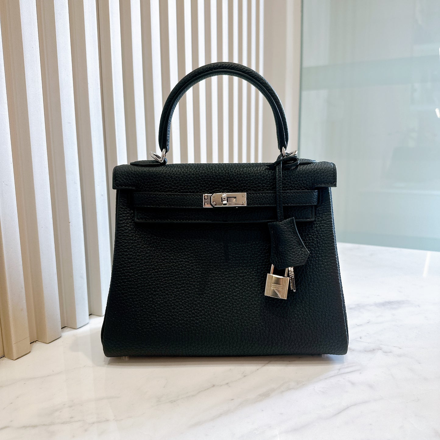 Hermes Kelly 25 Togo in Noir PHW