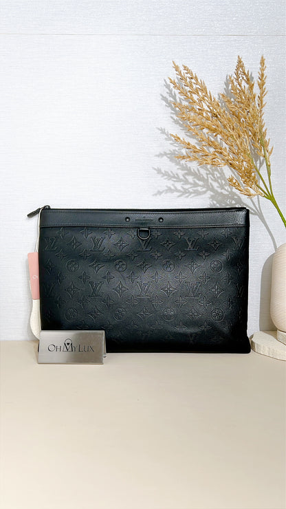 LV Discovery Pochette in Shadow Monogam