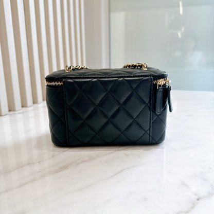 Chanel Vanity Case Black With Pearl Crush