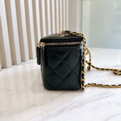 Chanel Vanity Case Black With Pearl Crush