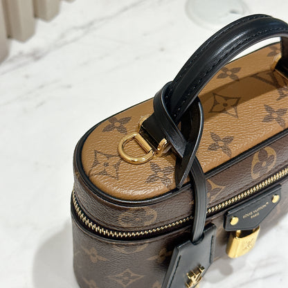LV Vanity Chain Pouch