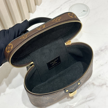 LV Vanity Chain Pouch