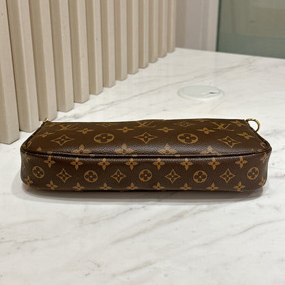 LV Multi Pochette in Pink