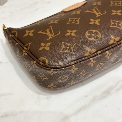 LV Multi Pochette in Pink