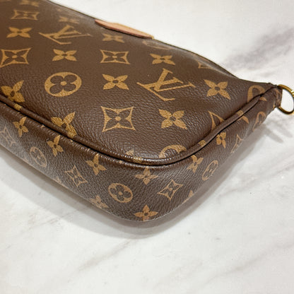 LV Multi Pochette in Pink