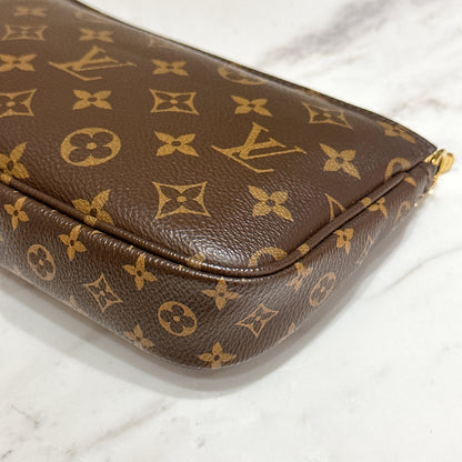 LV Multi Pochette in Pink