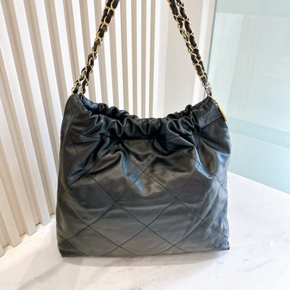 Chanel 22 Medium in Black