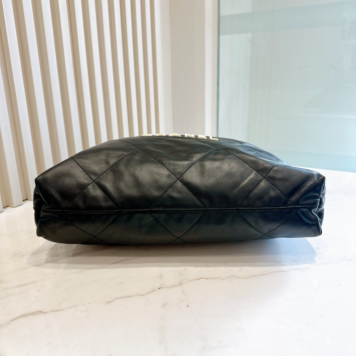 Chanel 22 Medium in Black