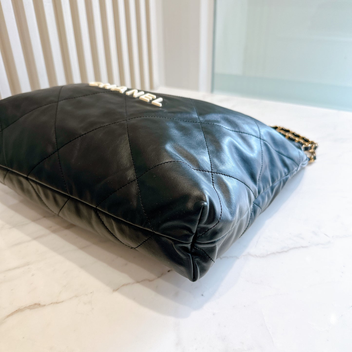 Chanel 22 Medium in Black
