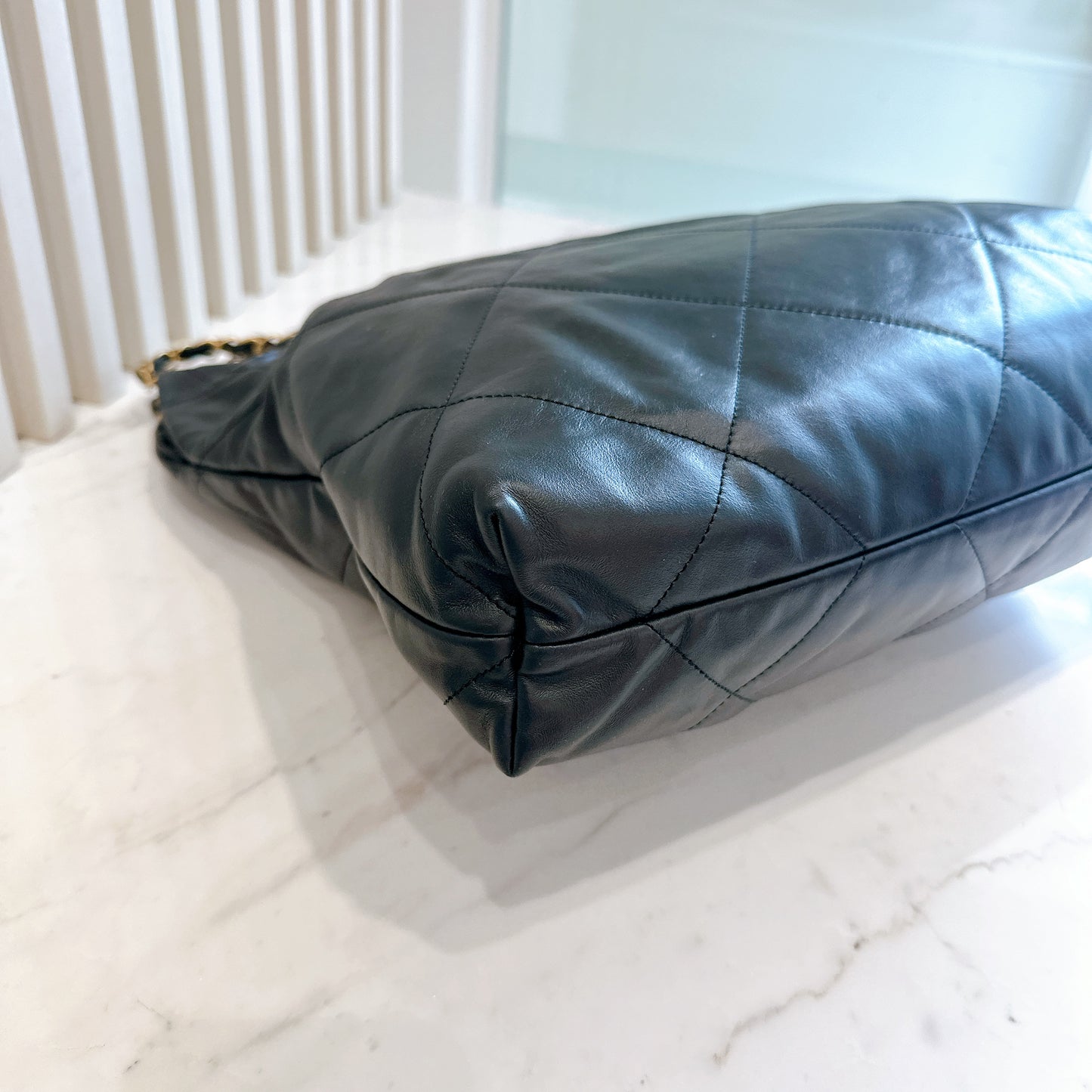 Chanel 22 Medium in Black