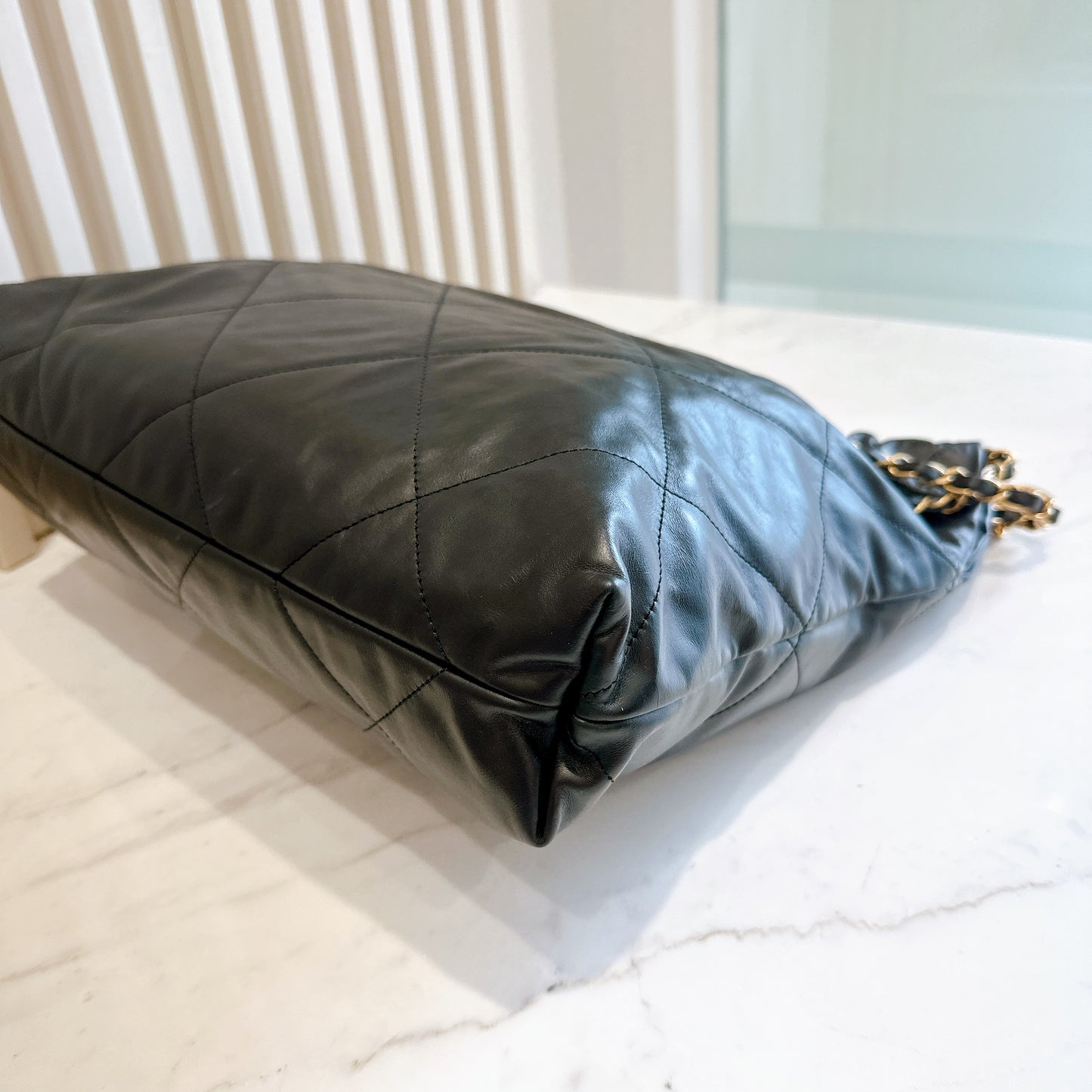 Chanel 22 Medium in Black