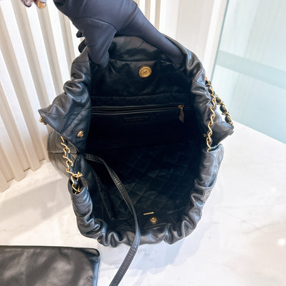 Chanel 22 Medium in Black