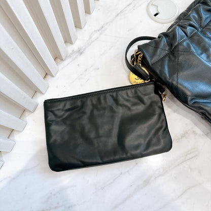 Chanel 22 Medium in Black