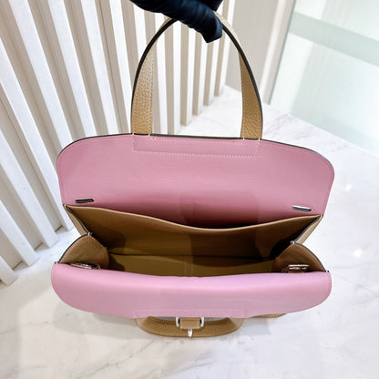 Hermes Halzan Verso 31 in Clemence Leather