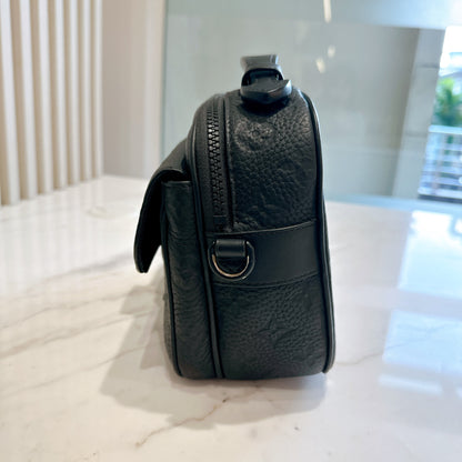 LV S Lock Messenger in Taurillon