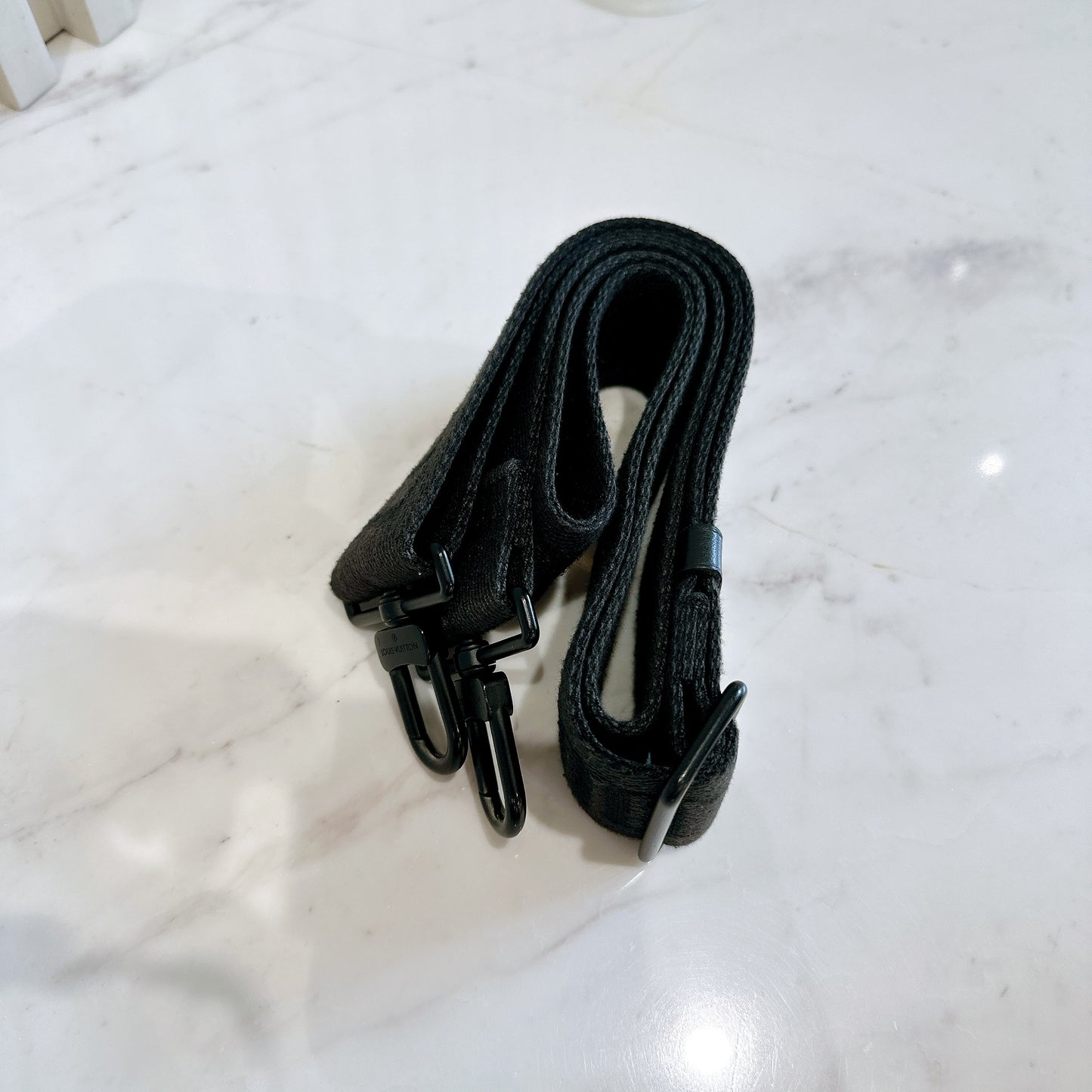 LV S Lock Messenger in Taurillon
