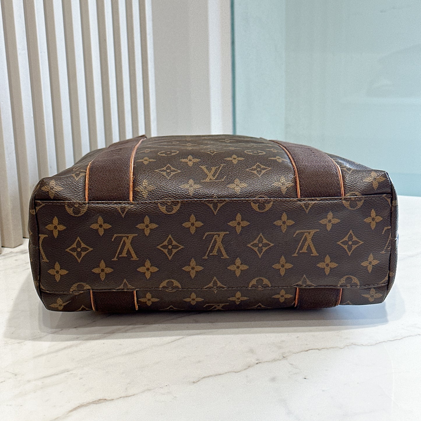 LV Monogram Cabas Beaubourg