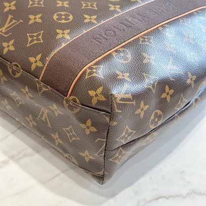 LV Monogram Cabas Beaubourg