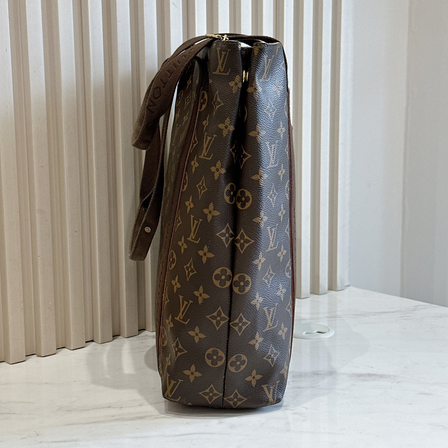 LV Monogram Cabas Beaubourg