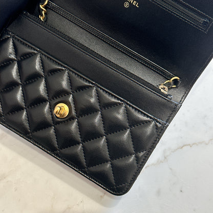 Chanel WOC Lambskin Pearl Crush in Black
