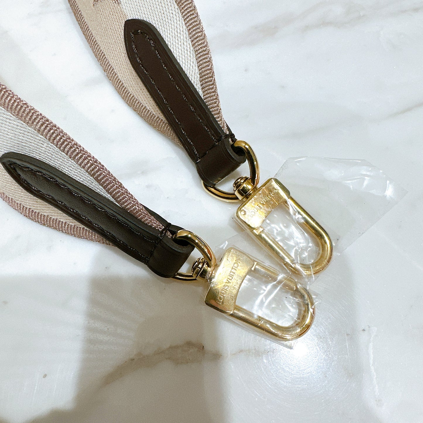 LV Damier Ebene Speedy 20 Bandouliere