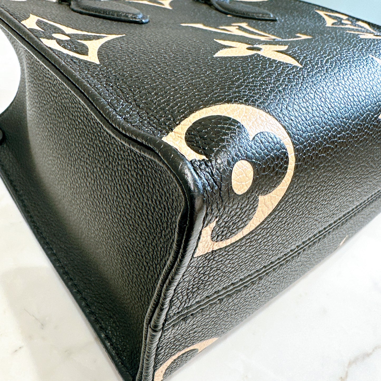 LV On The Go PM Bicolour