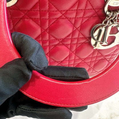 Lady Dior Medium In Red
