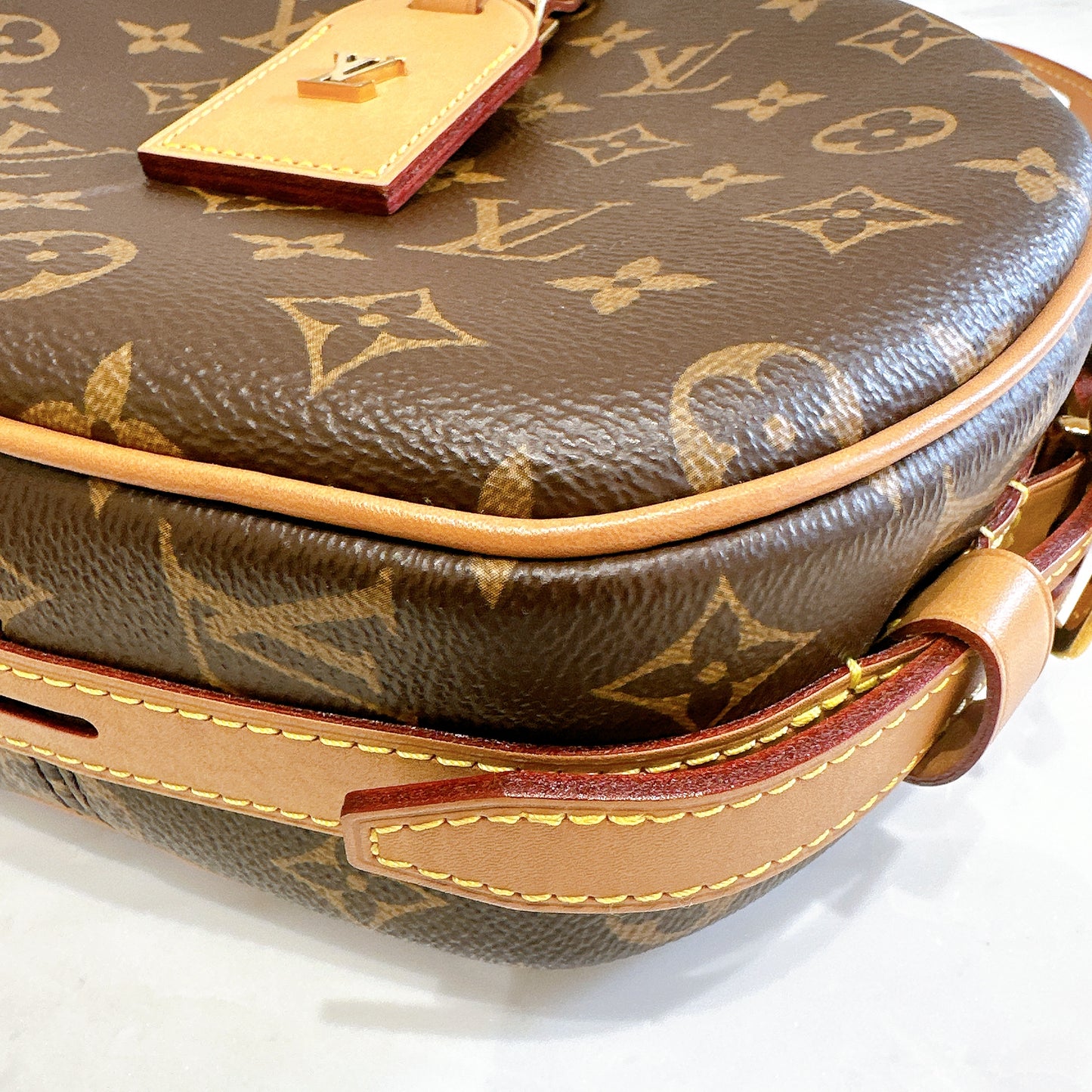 LV Monogram Boite Chapeu Souple MM
