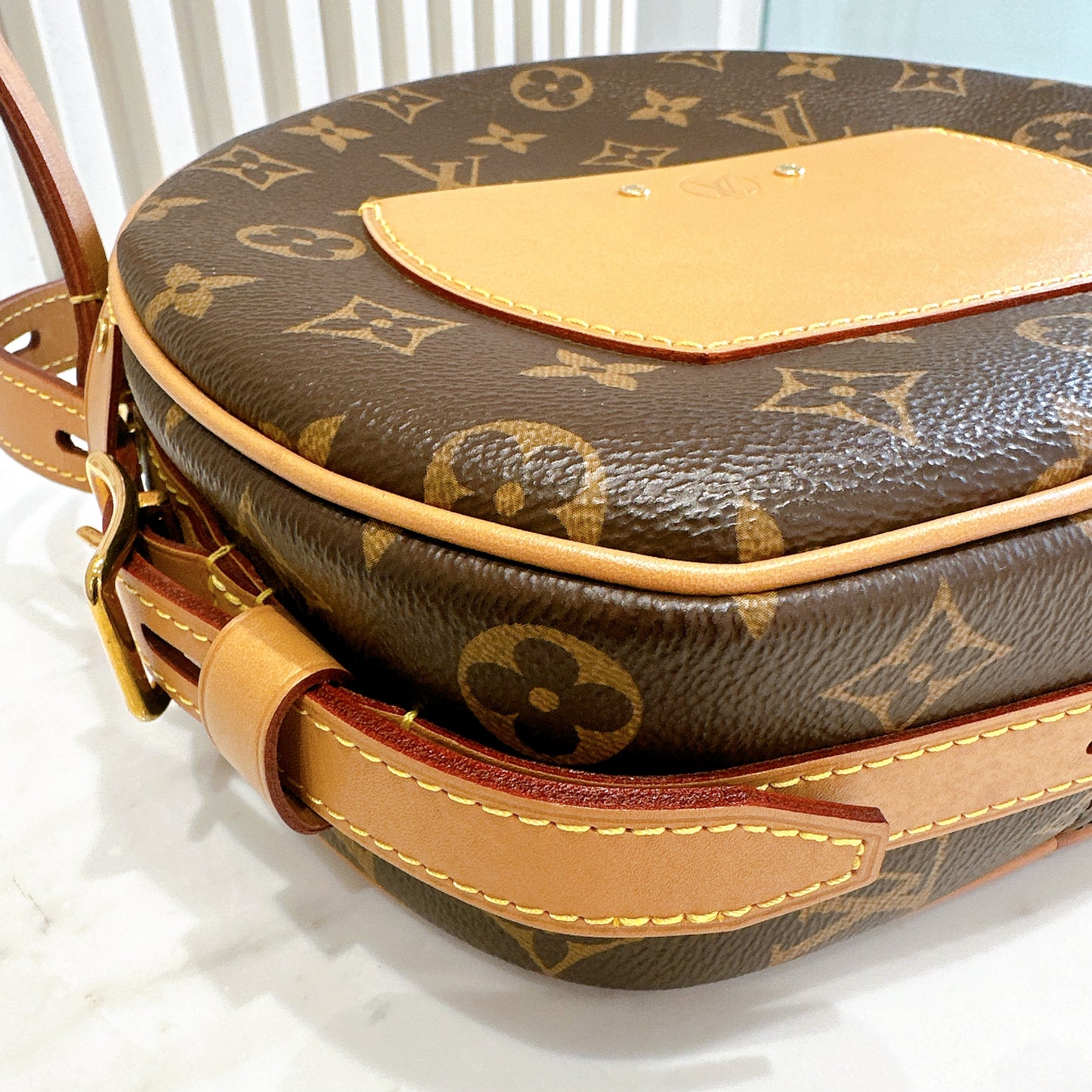 LV Monogram Boite Chapeu Souple MM