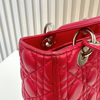 Lady Dior Medium In Red