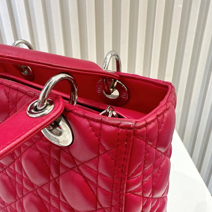 Lady Dior Medium In Red