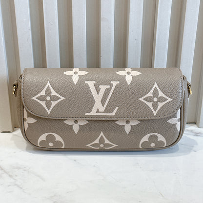 LV Monogram Ivy in Bicolour