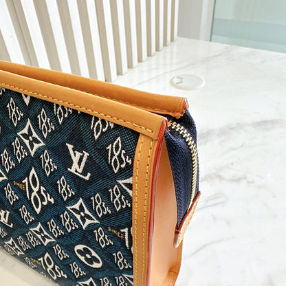 LV Toiletry Pouch 26 Since 1854