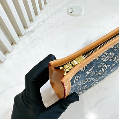 LV Toiletry Pouch 26 Since 1854