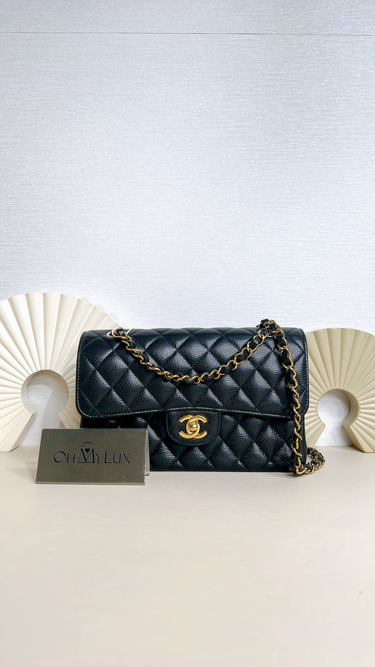 Chanel Classic Flap Small in Black GHW