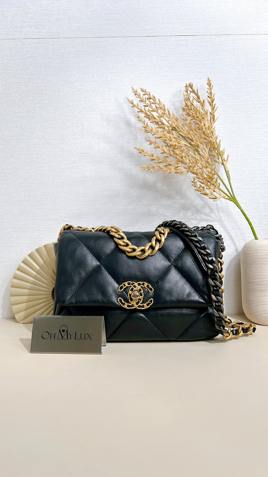 Chanel 19 Small in Black
