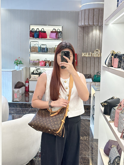 LV Monogram Carryall PM