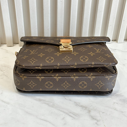 LV Monogram Pochette Metis