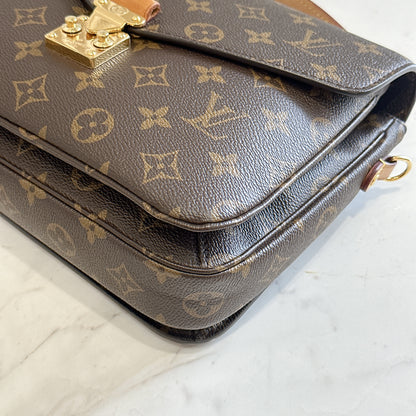 LV Monogram Pochette Metis