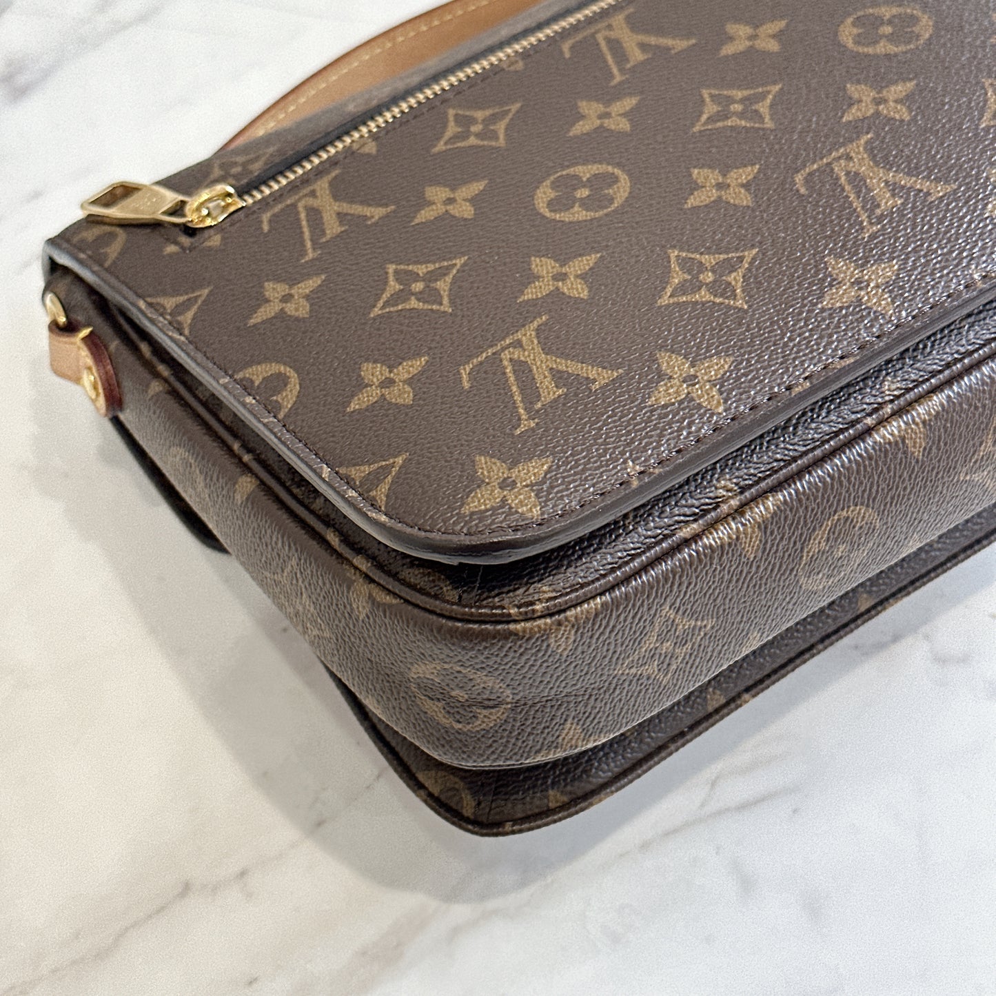 LV Monogram Pochette Metis