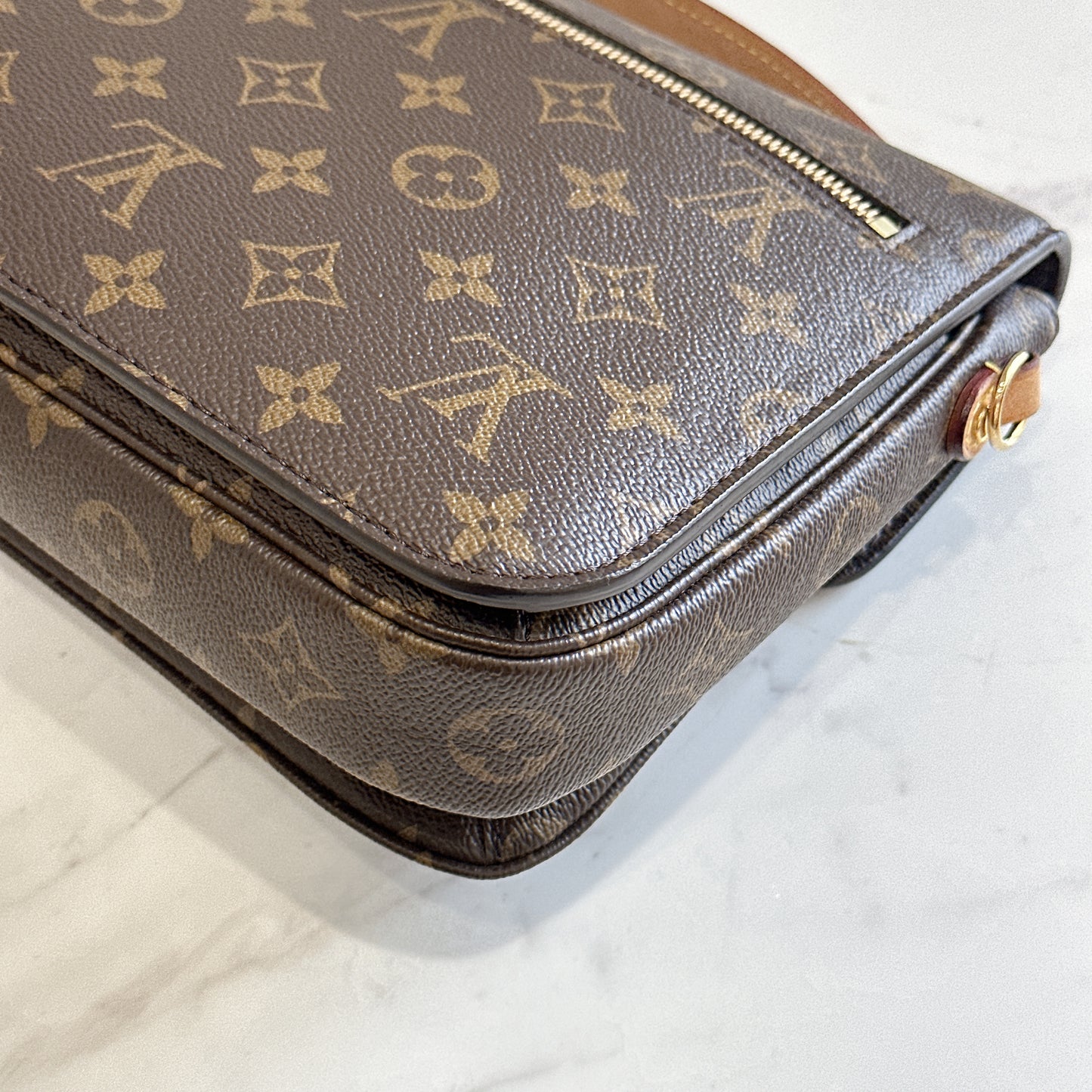 LV Monogram Pochette Metis