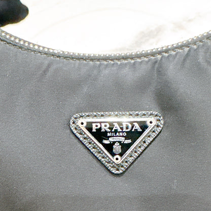 Prada Hobo Re-Edition 2005 in Black Nylon