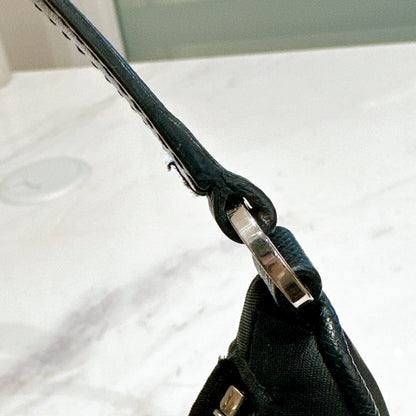 Prada Hobo Re-Edition 2005 in Black Nylon