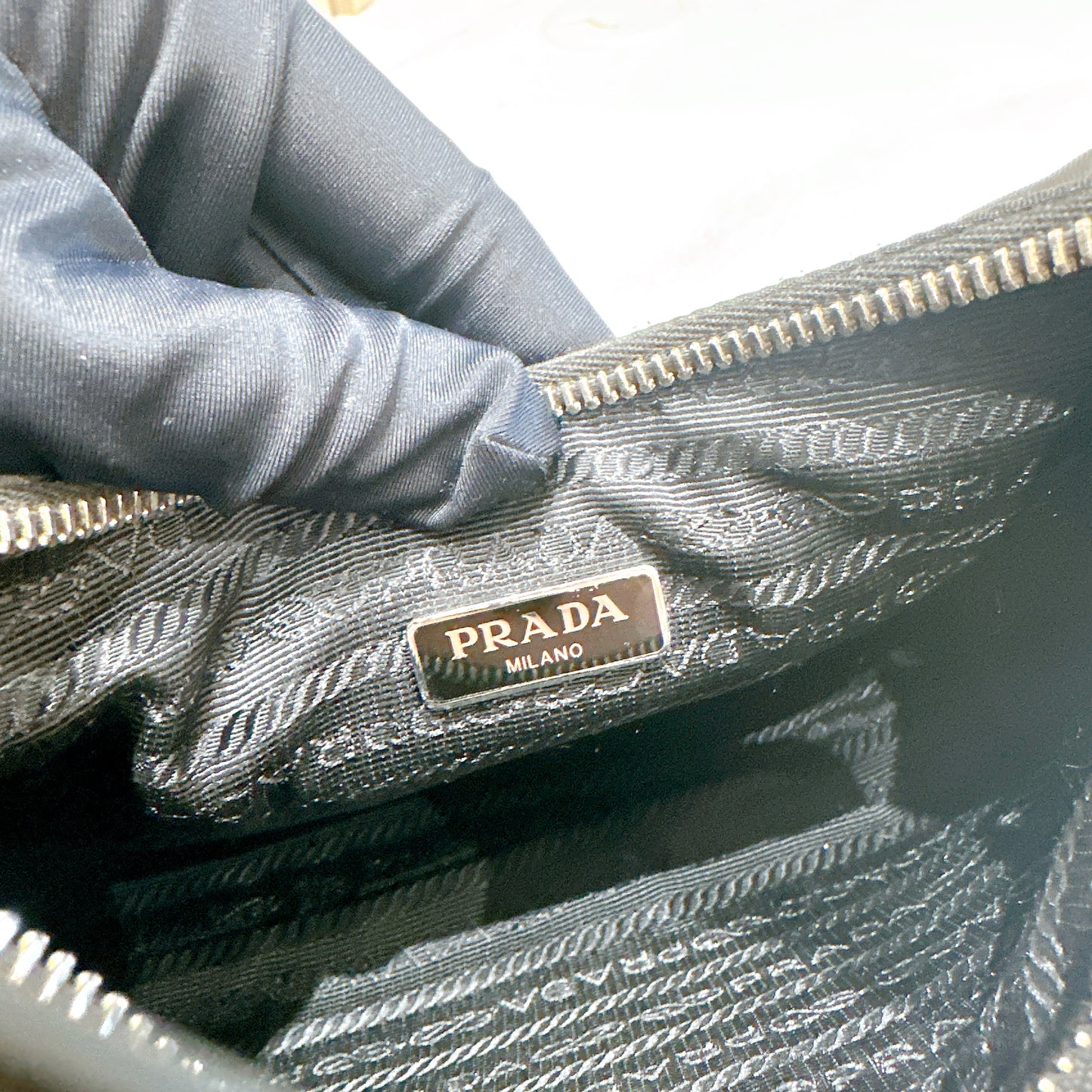 Prada Hobo Re-Edition 2005 in Black Nylon