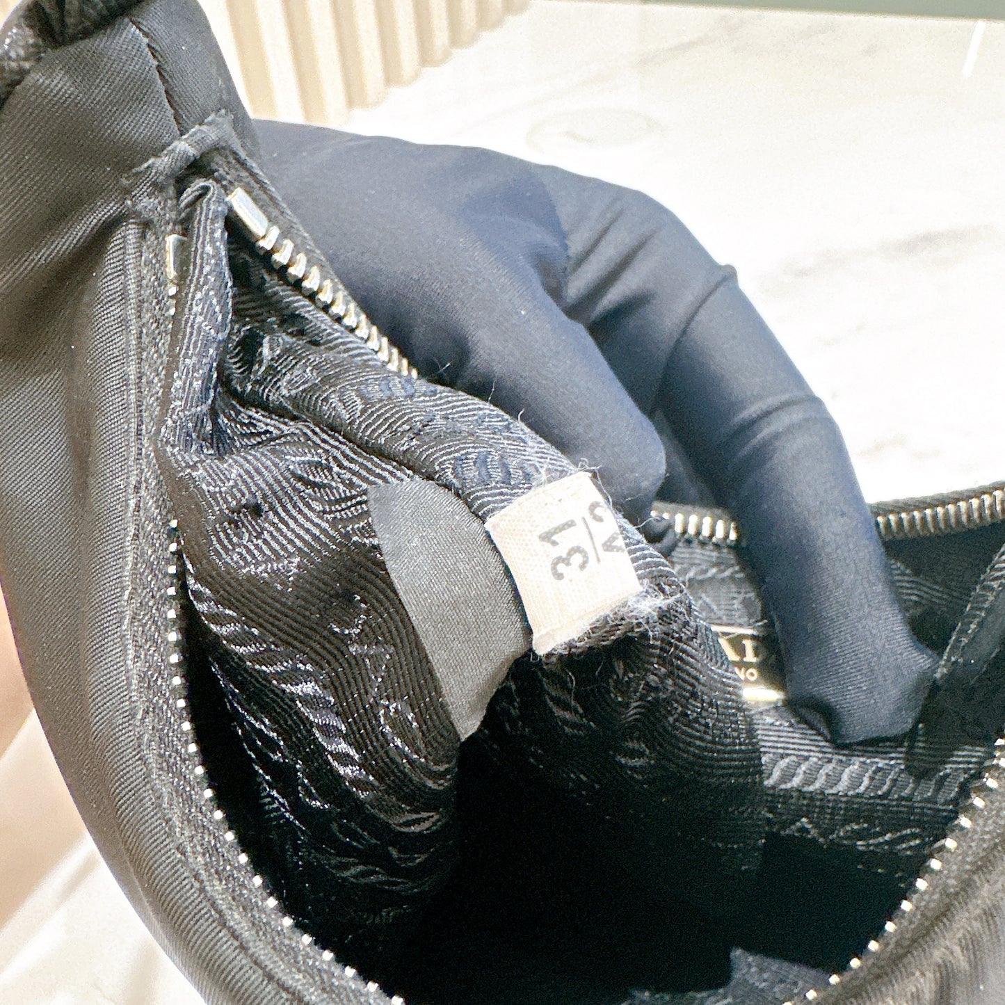 Prada Hobo Re-Edition 2005 in Black Nylon