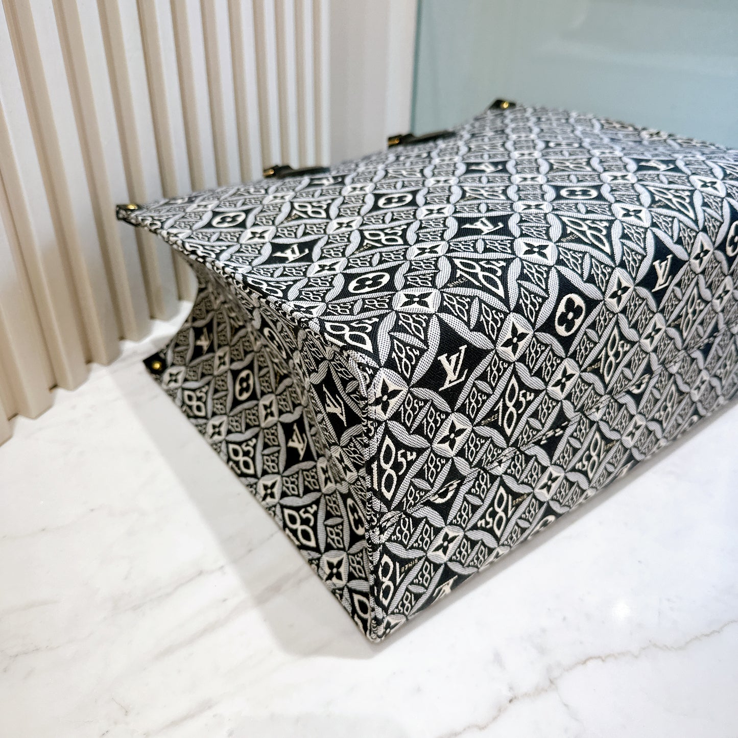 LV On The Go GM 1854